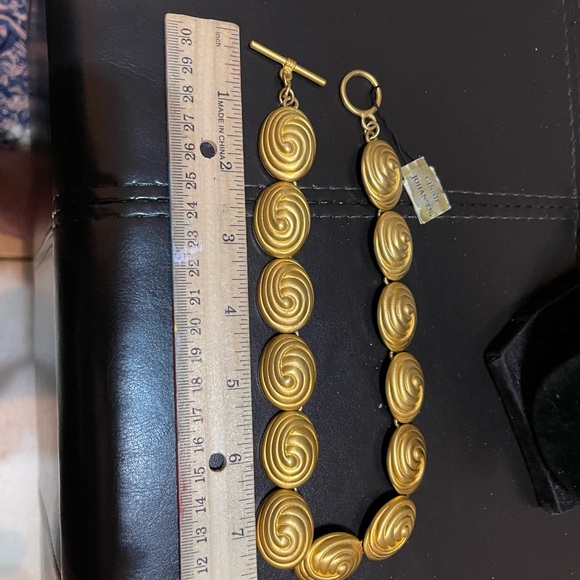 Ginnie Johansen VINTAGE 24 inch gold tone necklace circa 1984. Gorgeous rare. - Picture 5 of 5